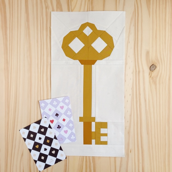 WONDERLAND'S SECRET quilt block pattern